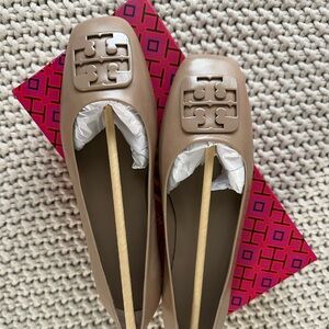 Tory Burch Beige Ballet Flats with Logo Accent